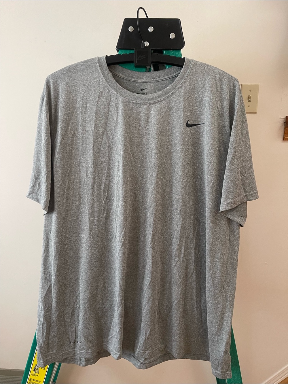 Nike Dri- Fit  Men’s Grey Athletic Crew Neck Short Sleeve Tee